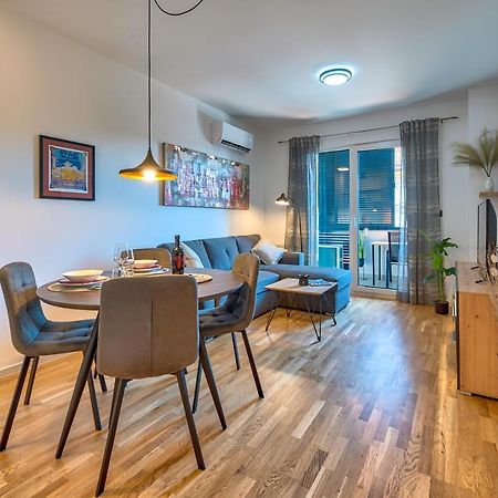 Art Apartment Monvidal Pula Luaran gambar