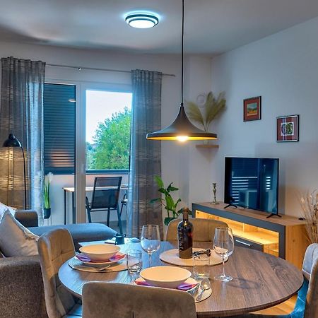 Art Apartment Monvidal Pula Luaran gambar