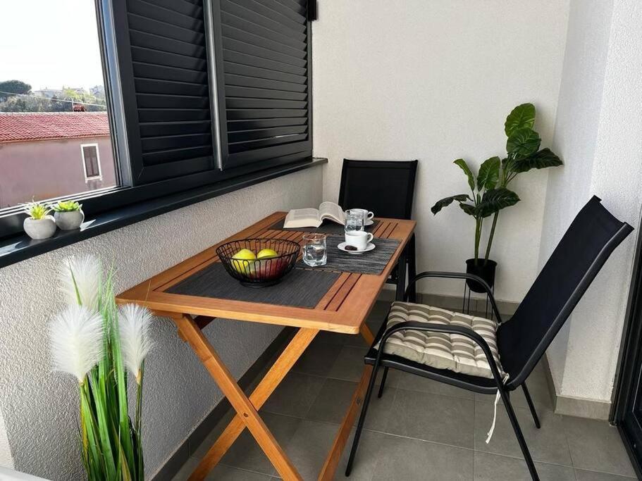 Art Apartment Monvidal Pula Luaran gambar
