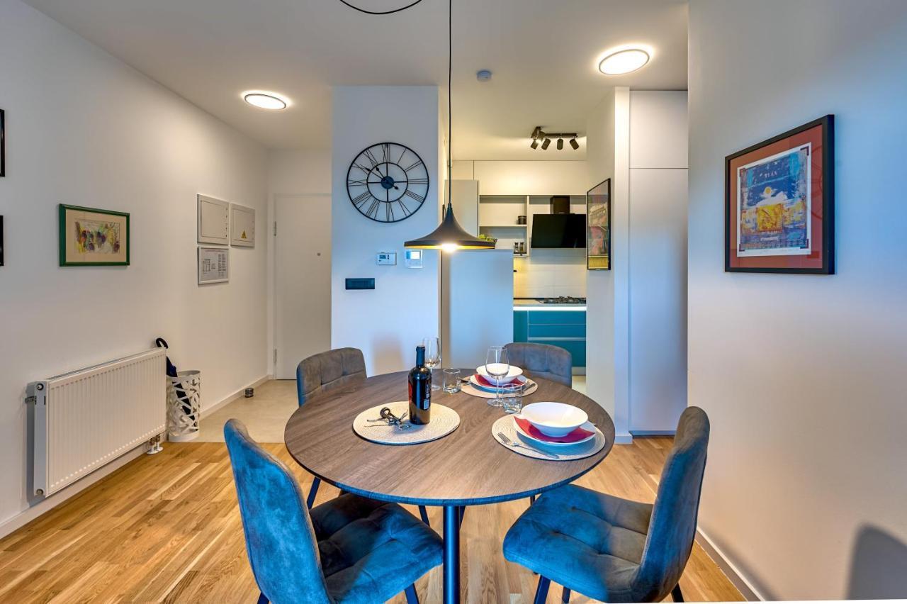Art Apartment Monvidal Pula Luaran gambar