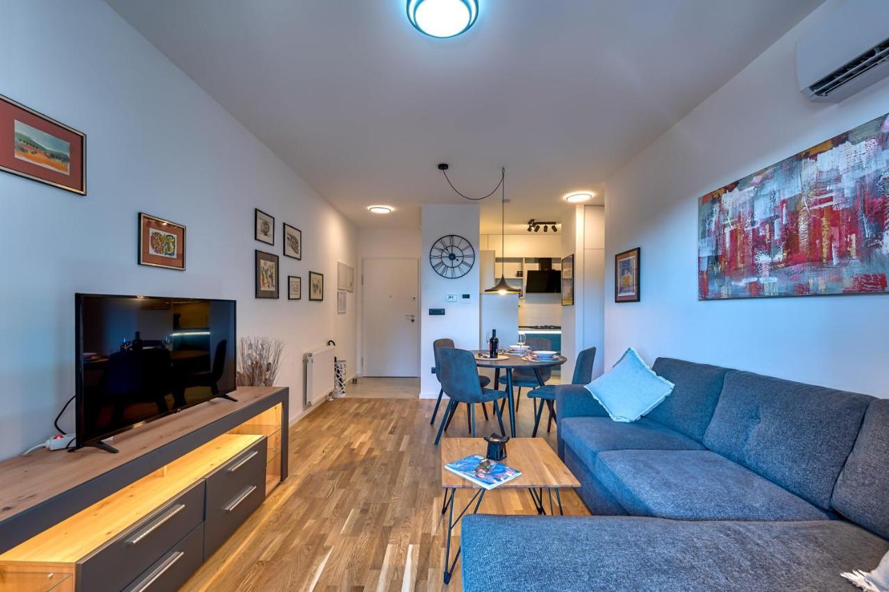 Art Apartment Monvidal Pula Luaran gambar