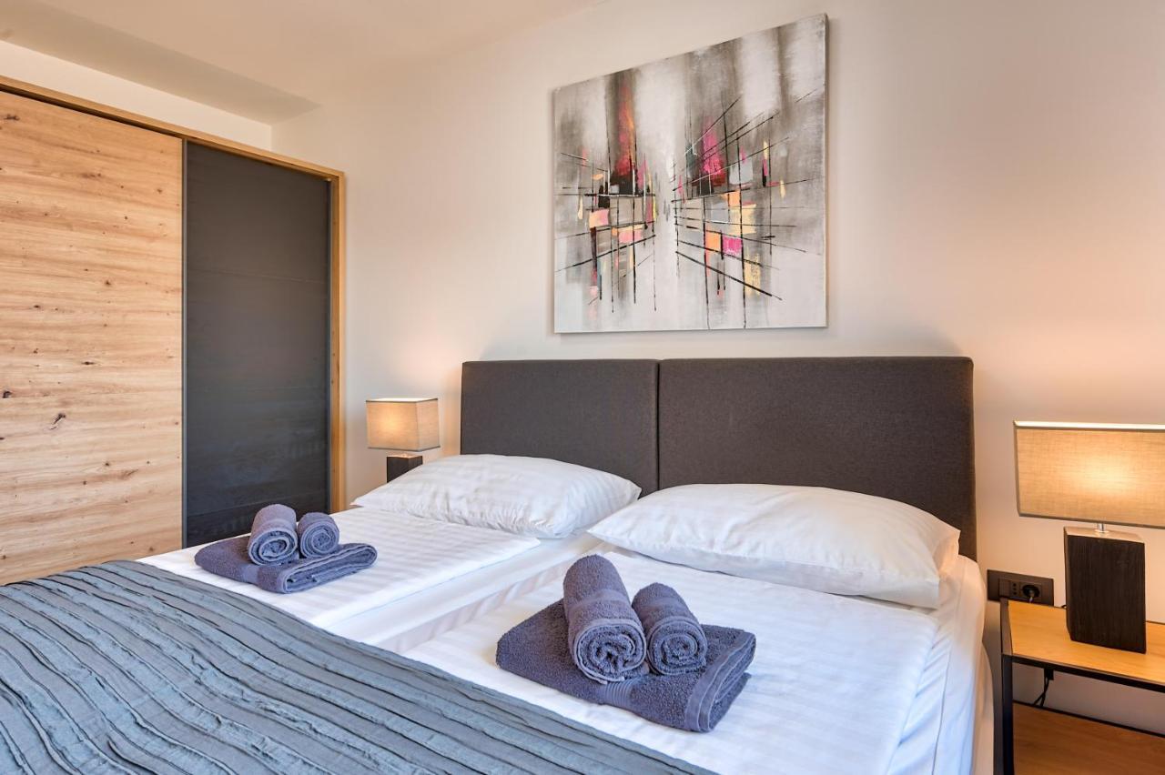Art Apartment Monvidal Pula Luaran gambar